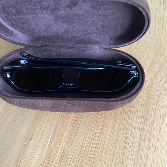 Authentic Tom Ford Men's Dark Frame Sunglasses - 100% UV Protection - Picture 4 of 5